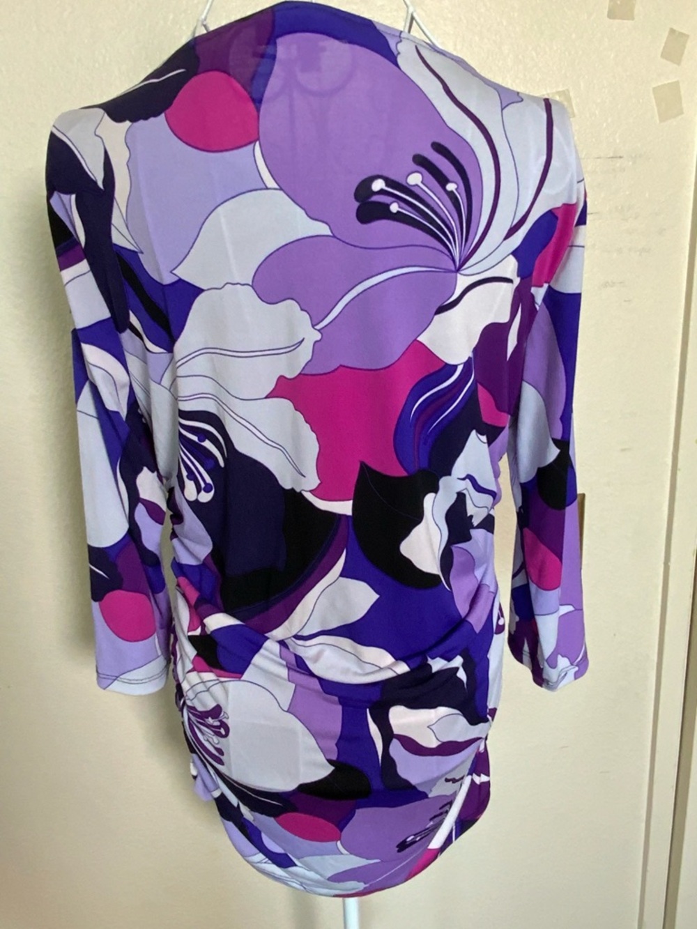 Jennifer Lopez Purple and White Floral Print Top - Picture 3 of 7